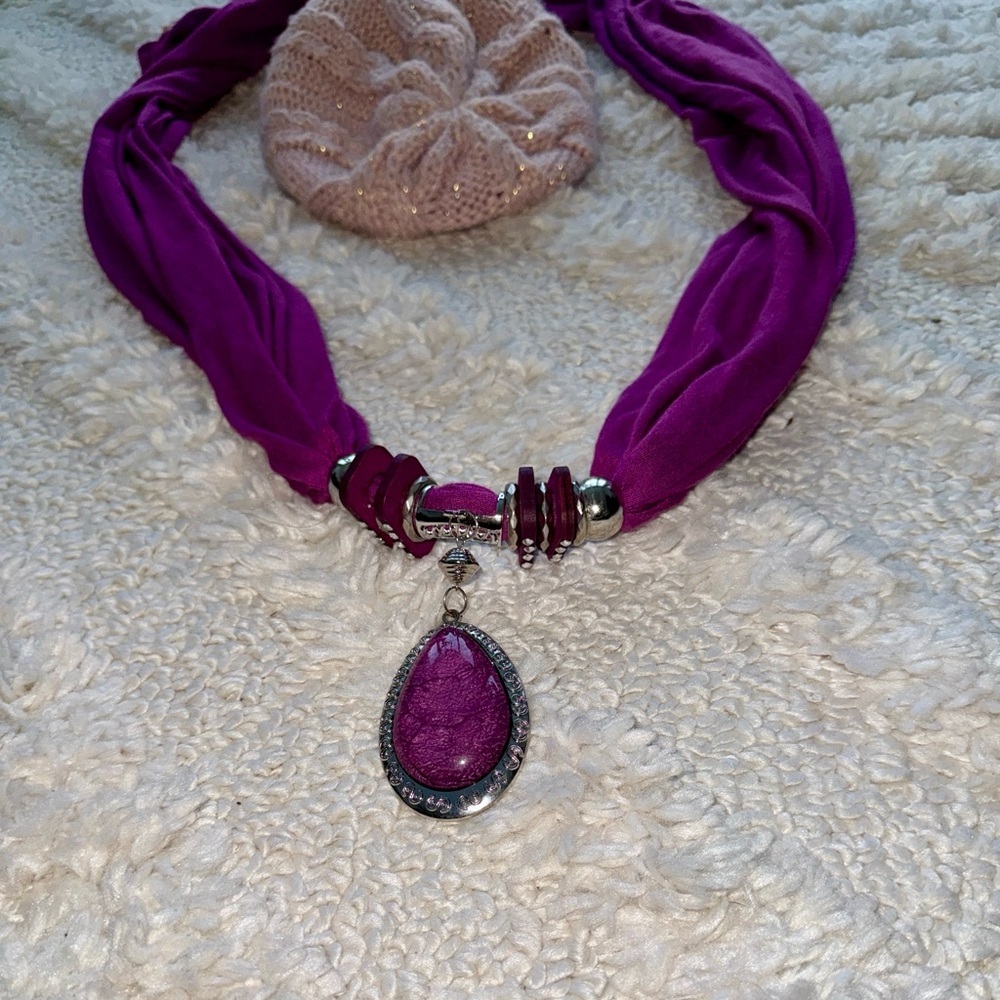 Purple Pendant Scarf and hat​ - Picture 2 of 6